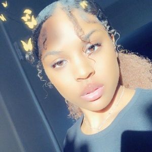 Meet your Posher, Damika